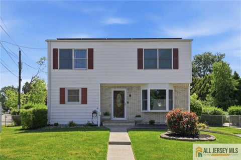Homes For Sale - 8 Lauretta Drive<br/> East Brunswick, NJ 08816