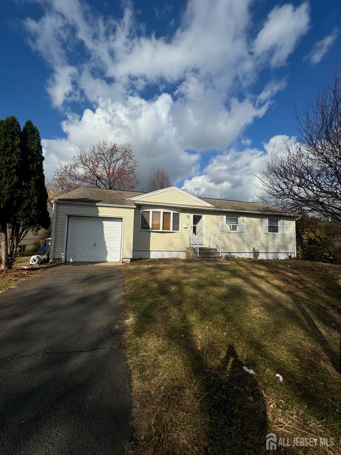 24 Sunnyside Drive, Carteret, New Jersey image 1