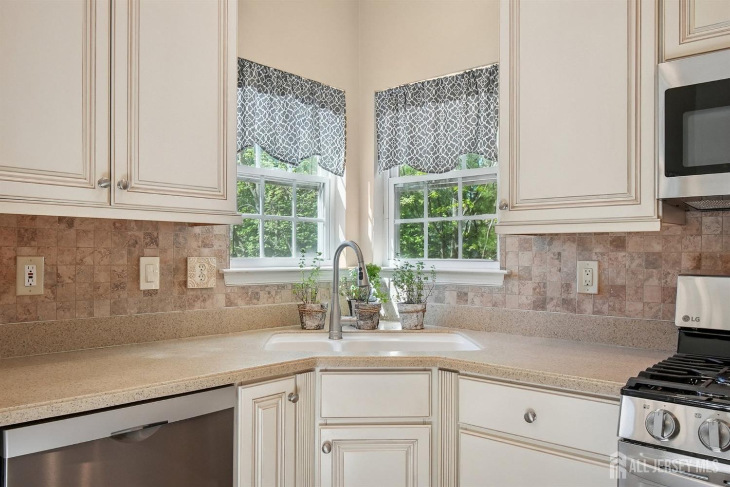 8 Russell Court, Old Bridge, New Jersey image 14