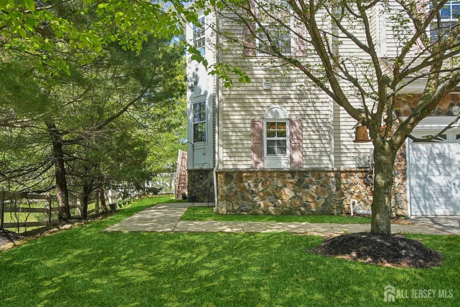 8 Russell Court, Old Bridge, New Jersey image 2