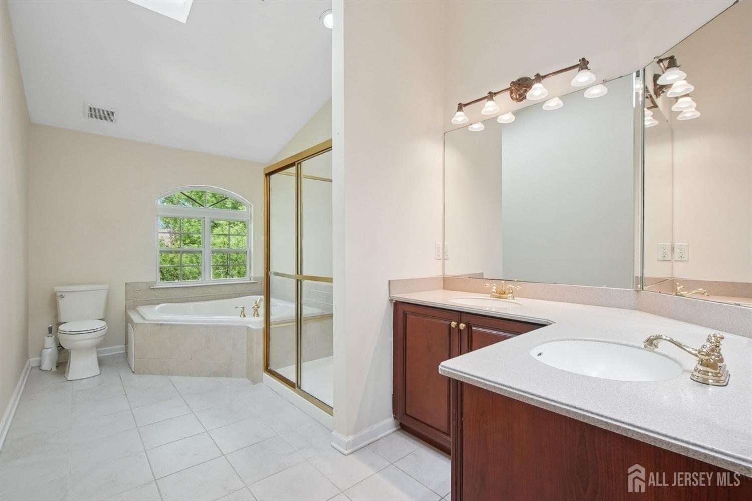 8 Russell Court, Old Bridge, New Jersey image 26