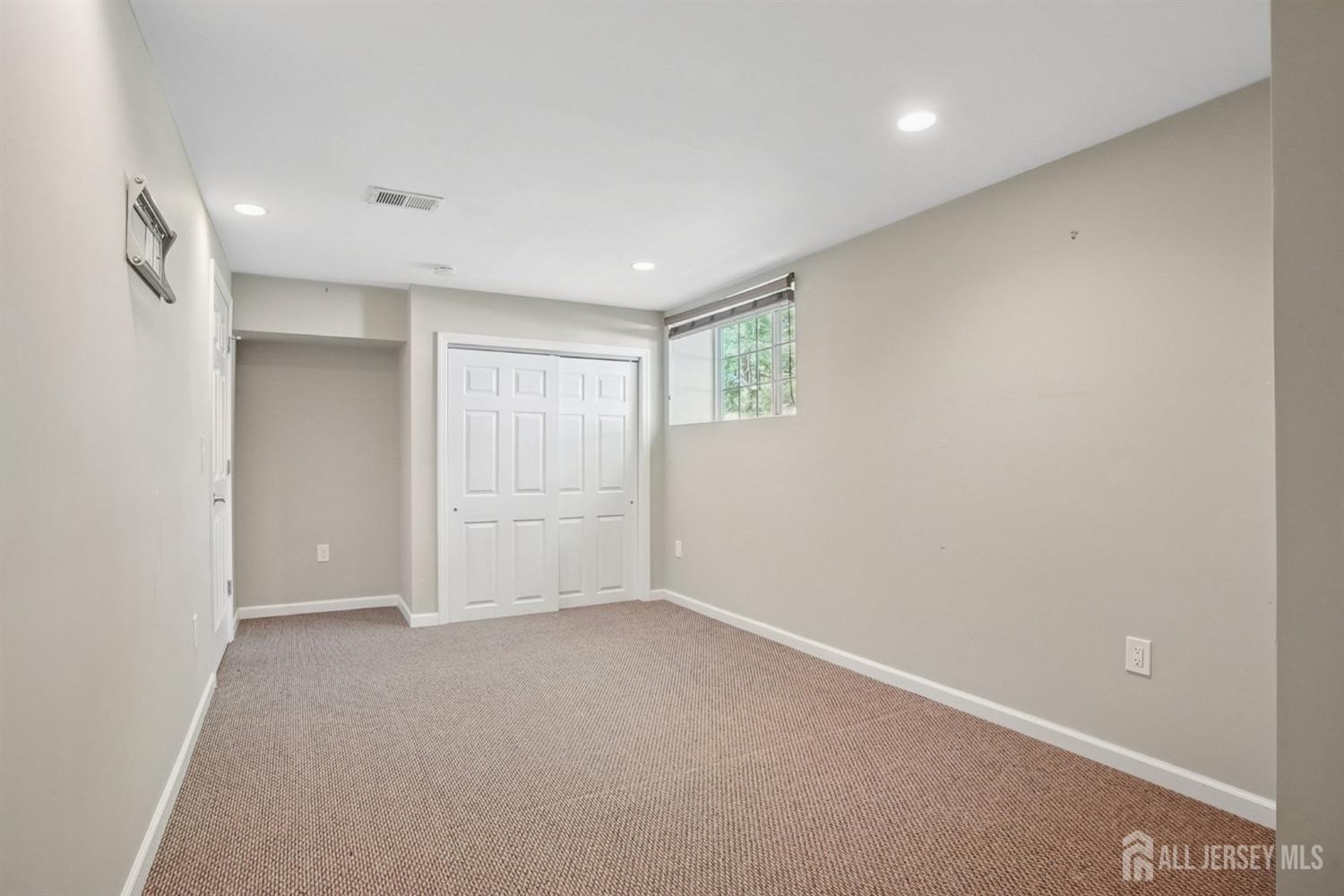 8 Russell Court, Old Bridge, New Jersey image 32