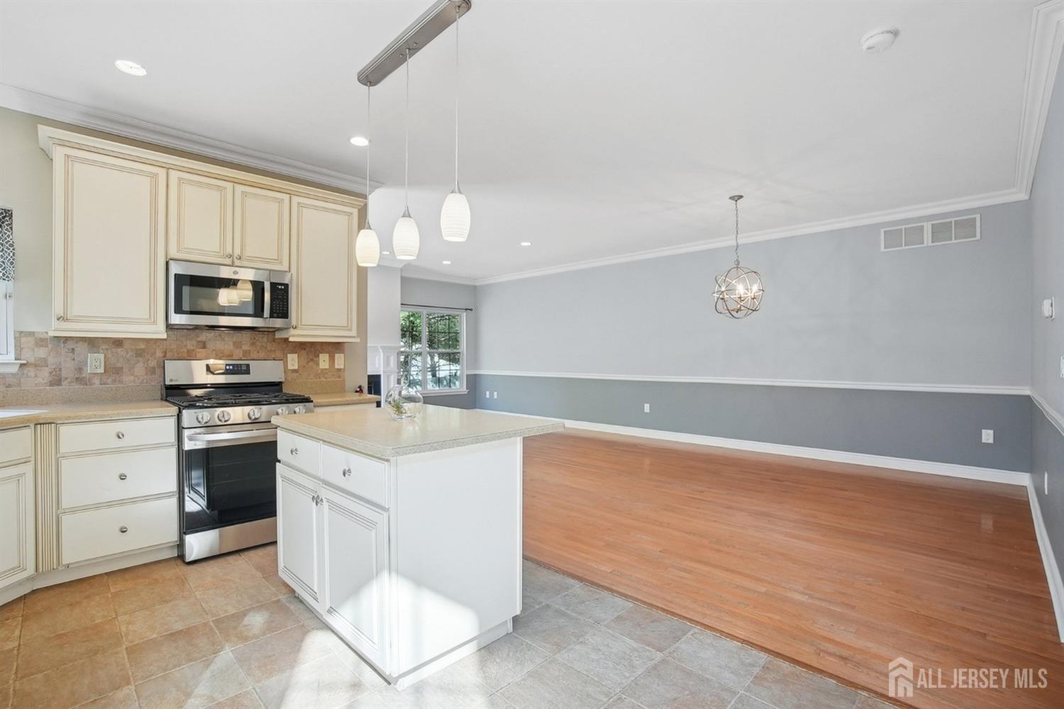 8 Russell Court, Old Bridge, New Jersey image 12