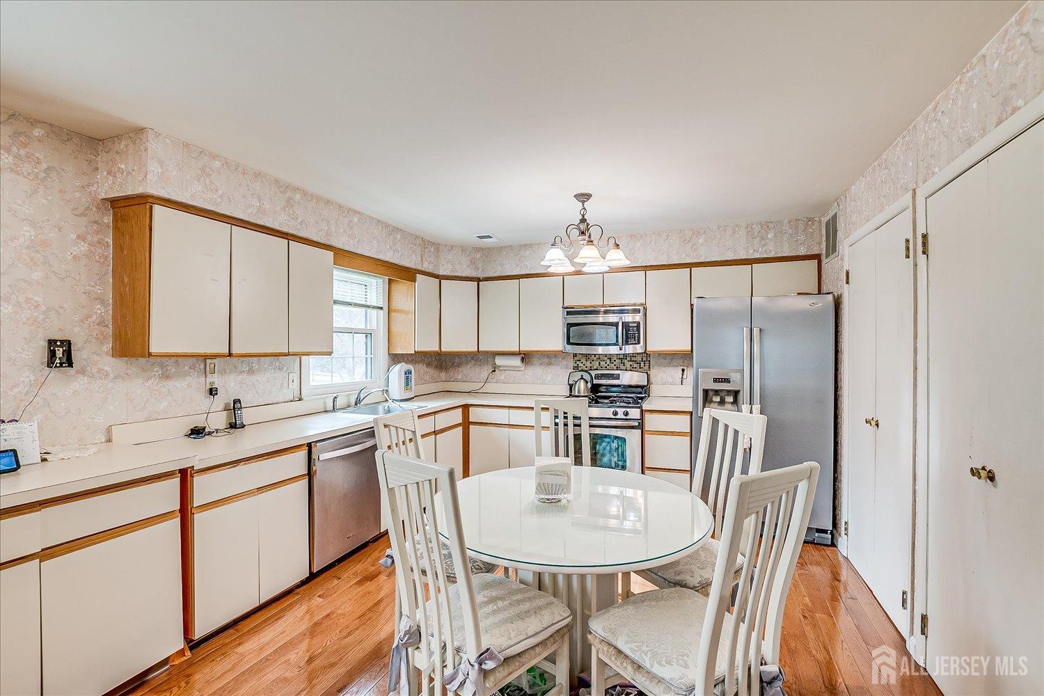 4807 Stonehedge Road, Edison, New Jersey image 16