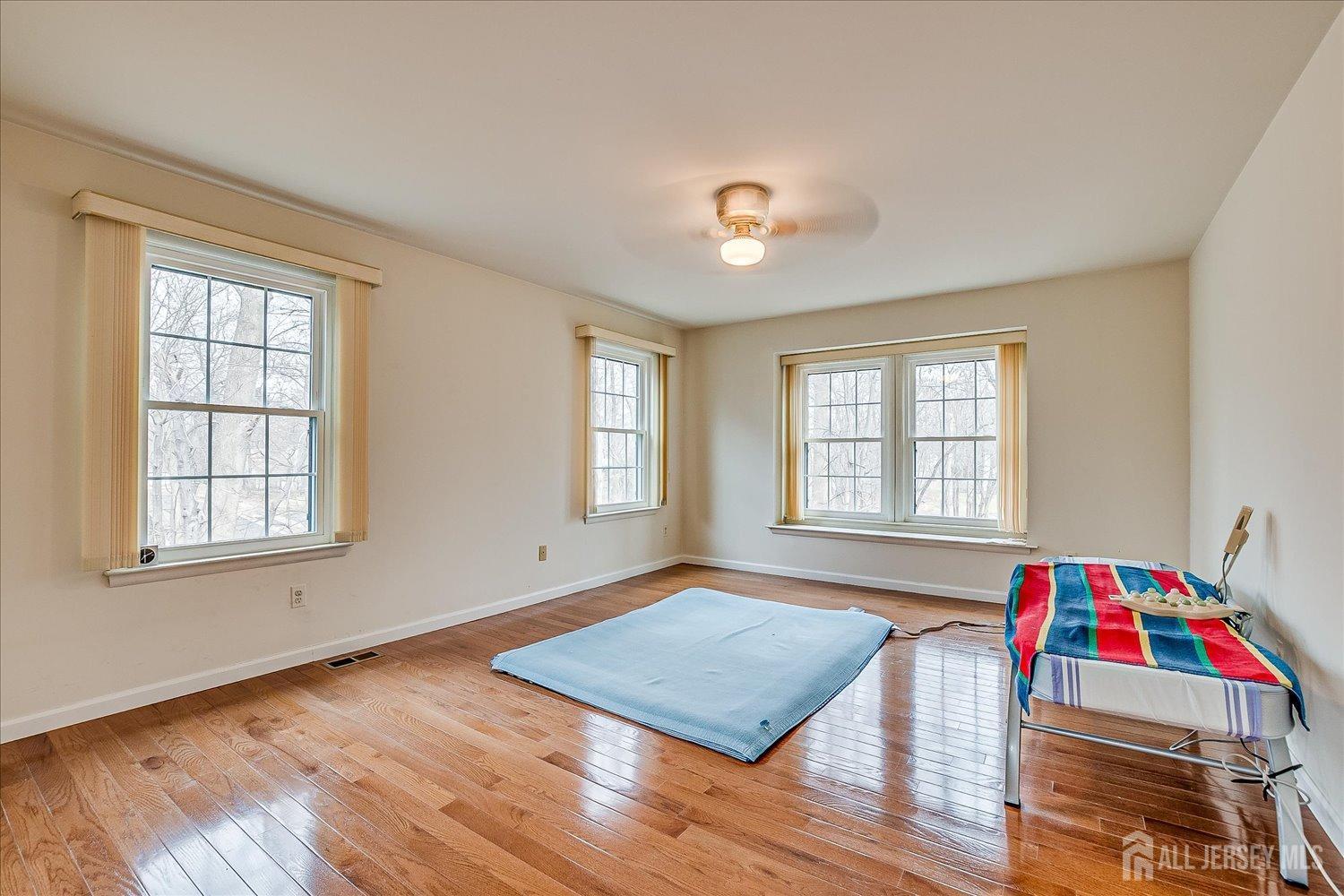 4807 Stonehedge Road, Edison, New Jersey image 23