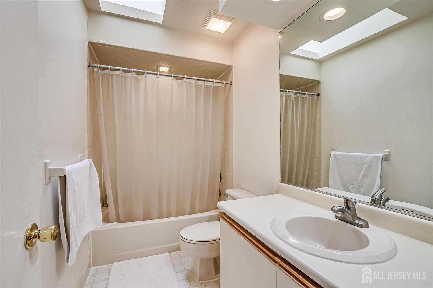 4807 Stonehedge Road, Edison, New Jersey image 33