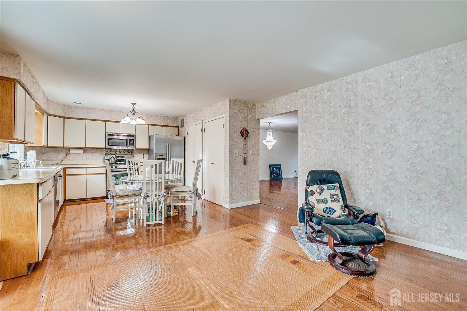 4807 Stonehedge Road, Edison, New Jersey image 15