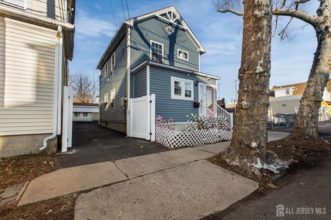 Apartment For Sale - 425 East Avenue<br/> Perth Amboy, NJ 08861