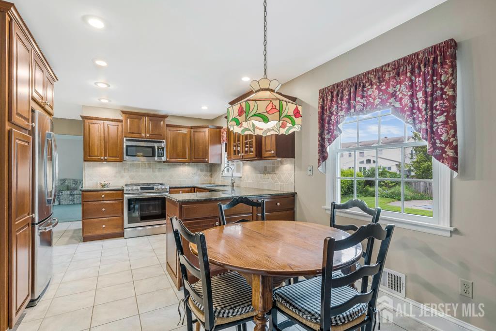 318 Ambrose Avenue, Middlesex, New Jersey image 17