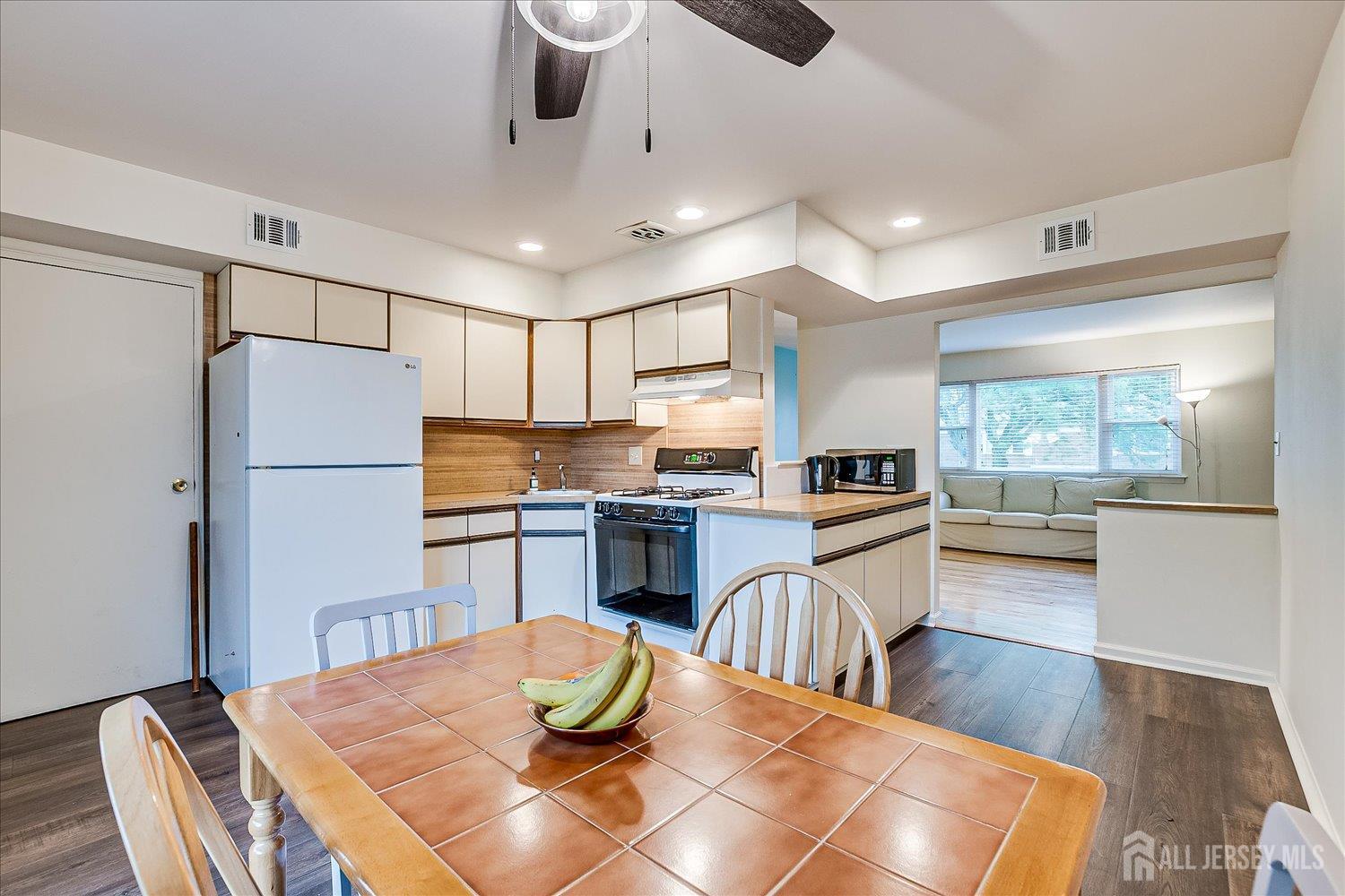 47 Judson Street #12B, Edison, New Jersey image 14