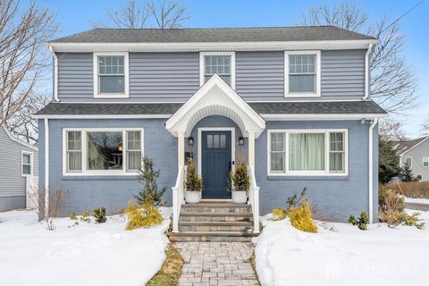 Homes For Sale - 58 Kempson Place<br/> Metuchen, NJ 08840