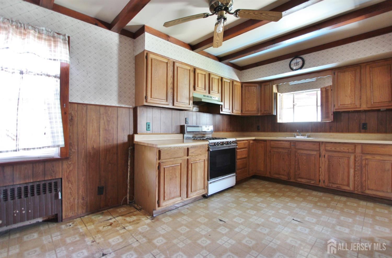 Rahway, New Jersey 07065, United States, 3 Bedrooms Bedrooms, ,1 BathroomBathrooms,Residential,Active,165504