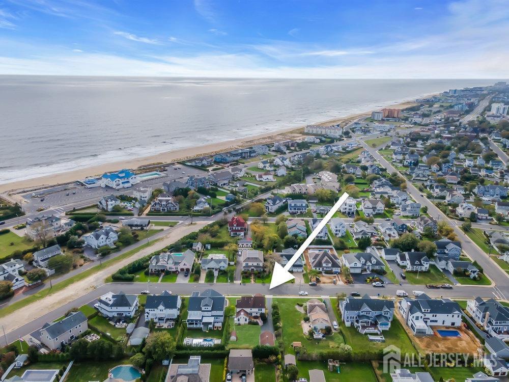 Monmouth Beach, New Jersey 07750, United States, 5 Bedrooms Bedrooms, ,4 BathroomsBathrooms,Residential,Active,123422
