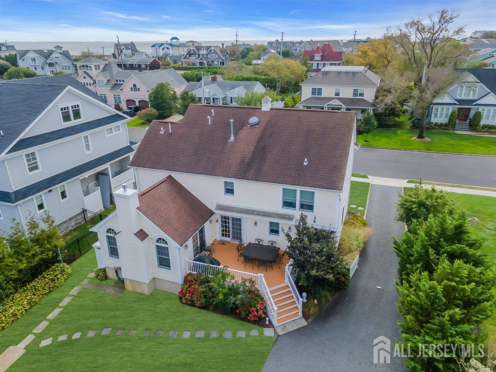 Monmouth Beach, New Jersey 07750, United States, 5 Bedrooms Bedrooms, ,4 BathroomsBathrooms,Residential,Active,123422