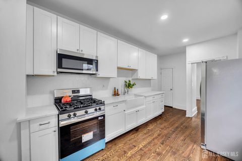 Homes For Sale - 480 Stuyvesant Avenue<br/> Trenton, NJ 08618