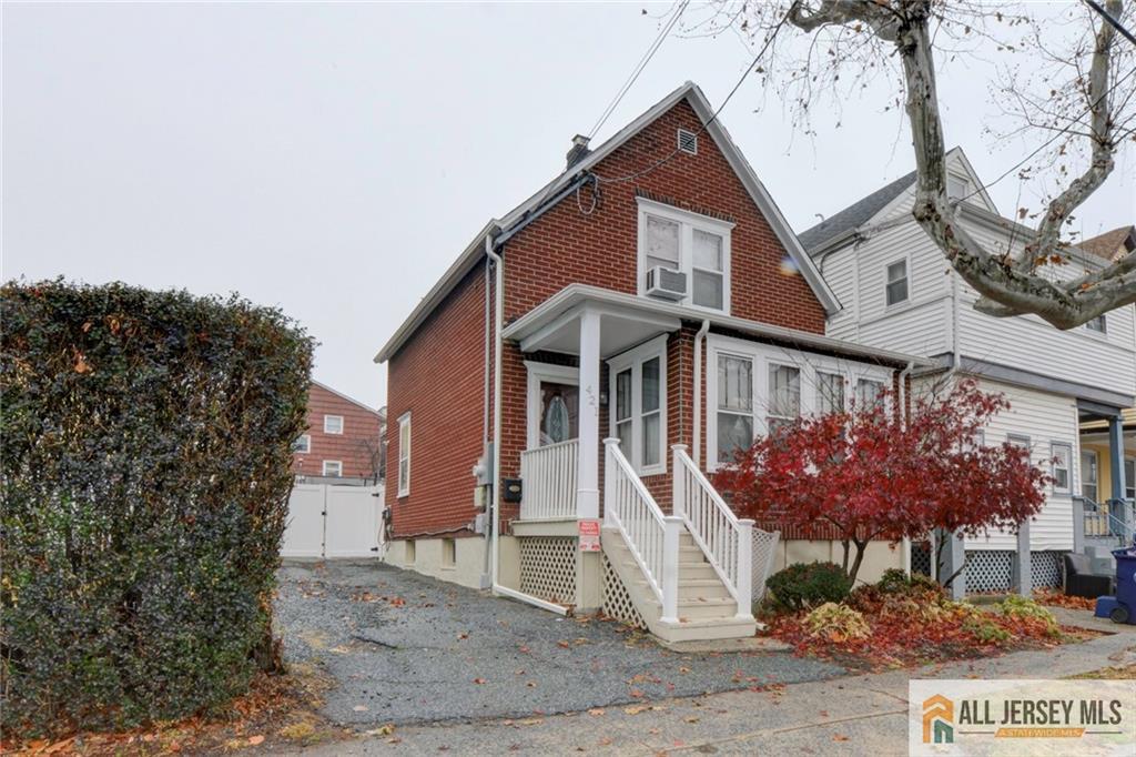 421 Augustine Place, Perth Amboy, New Jersey image 2