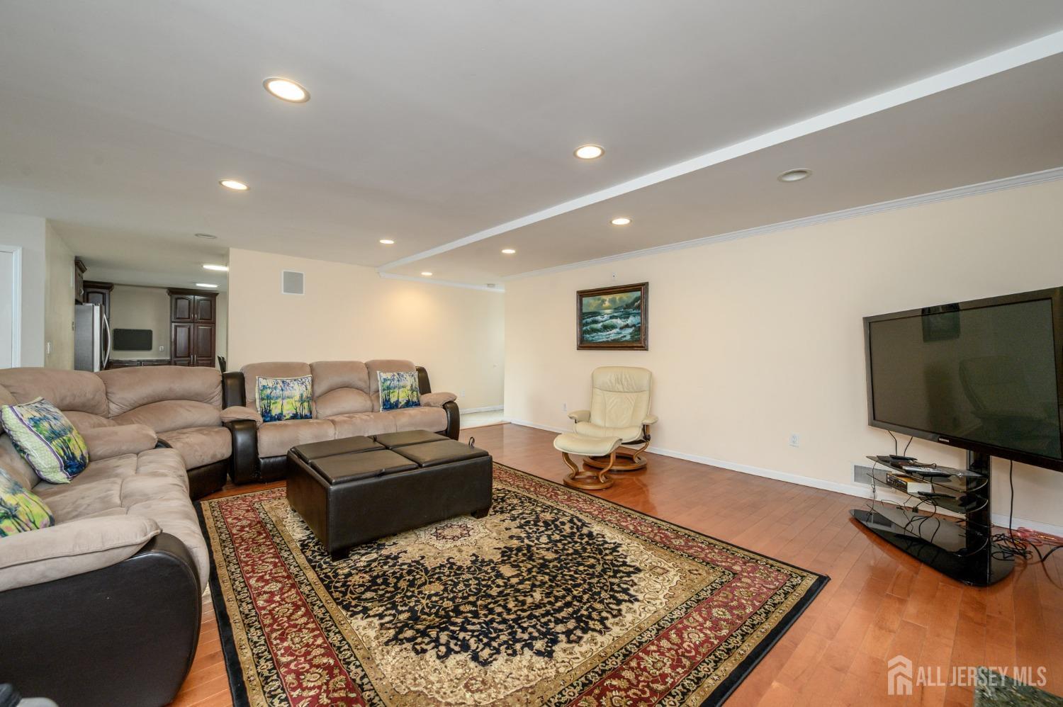 751 S Middlesex Avenue, Colonia, New Jersey image 18