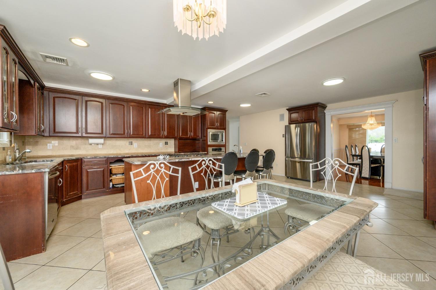 751 S Middlesex Avenue, Colonia, New Jersey image 9
