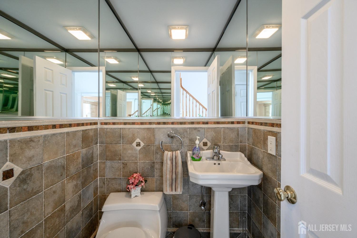 751 S Middlesex Avenue, Colonia, New Jersey image 16