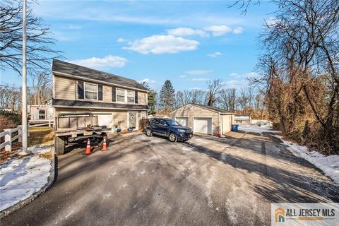 Homes For Sale - 150 Magnolia Lane<br/> Middletown, NJ 07748