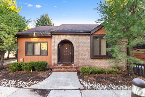 Condo For Sale - 55 Riverbend Drive<br/> North Brunswick, NJ 08902