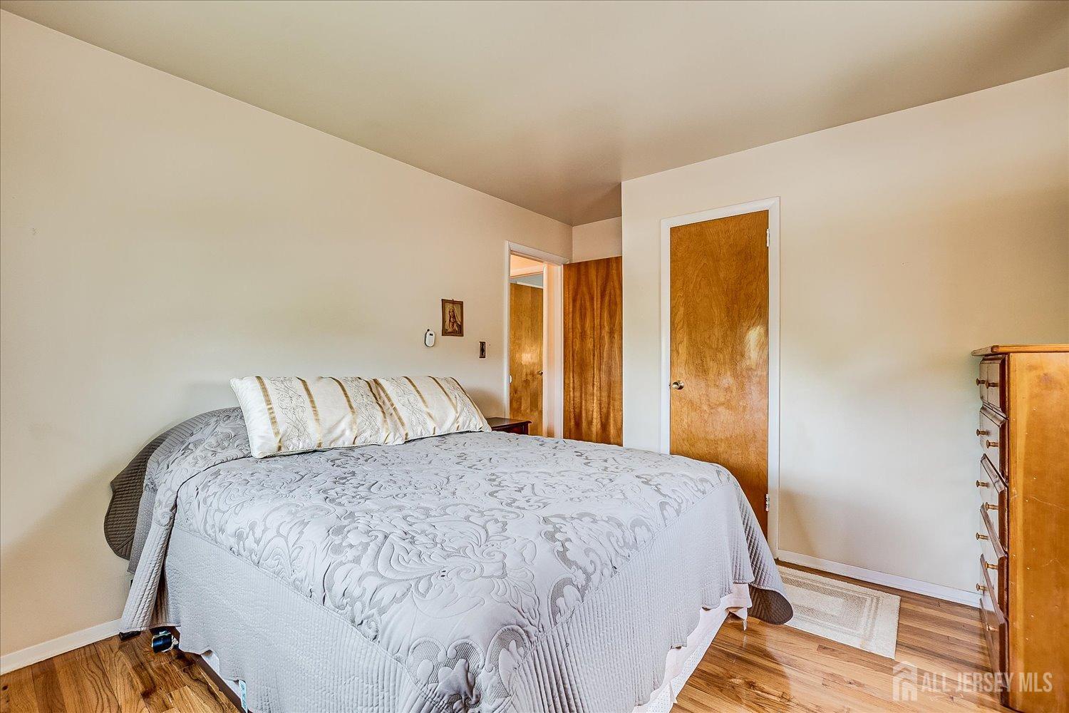 807 New Dover Road, Edison, New Jersey image 24