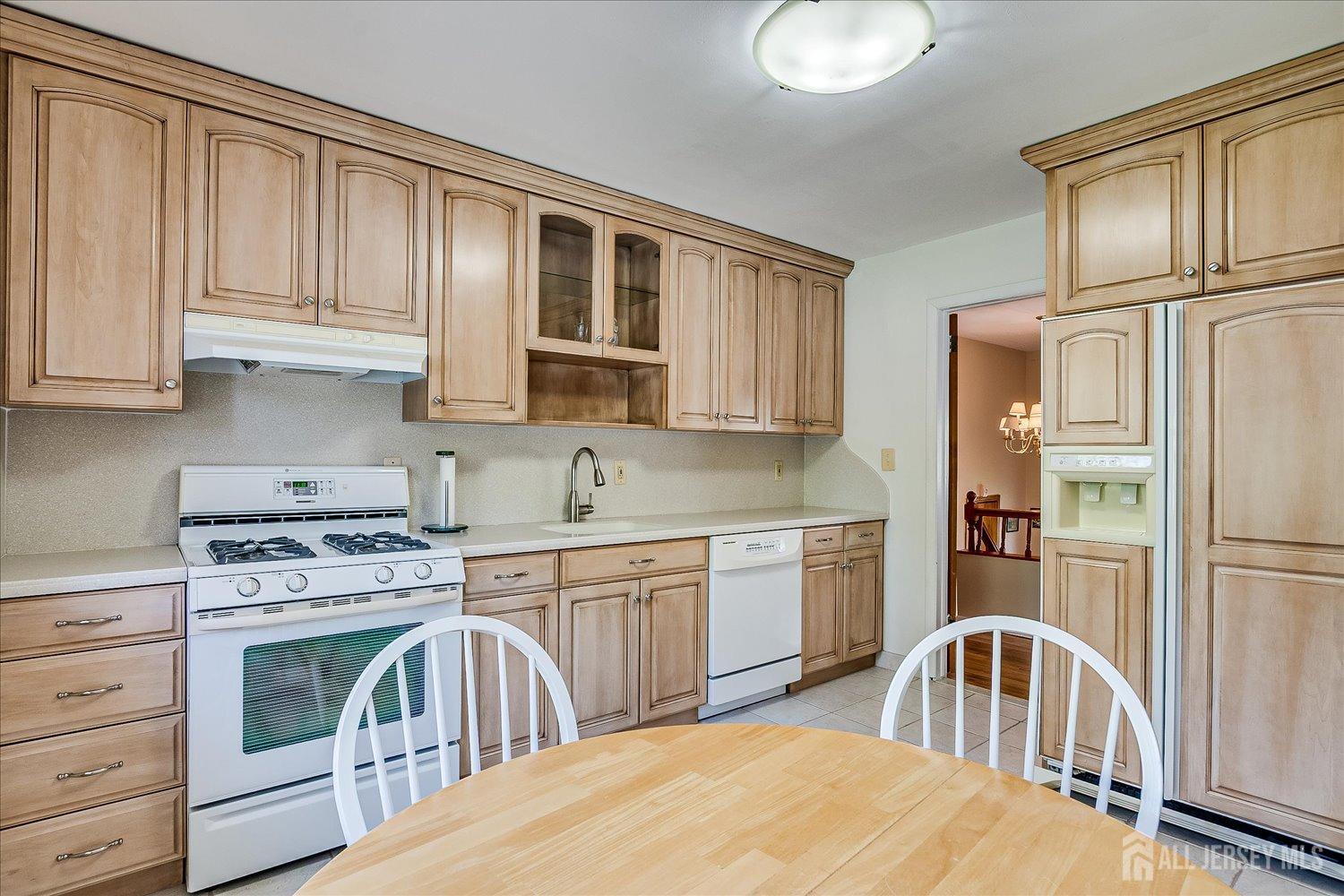 807 New Dover Road, Edison, New Jersey image 18