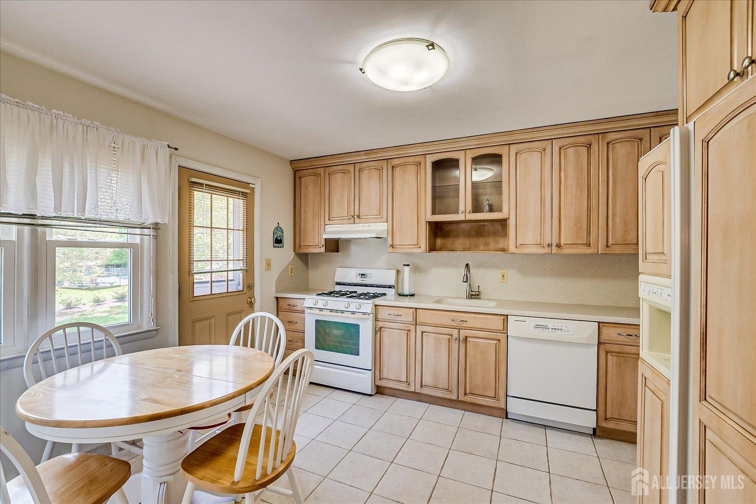 807 New Dover Road, Edison, New Jersey image 14
