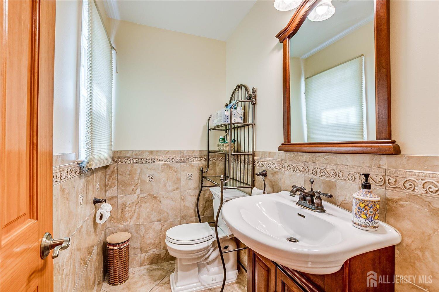 807 New Dover Road, Edison, New Jersey image 35