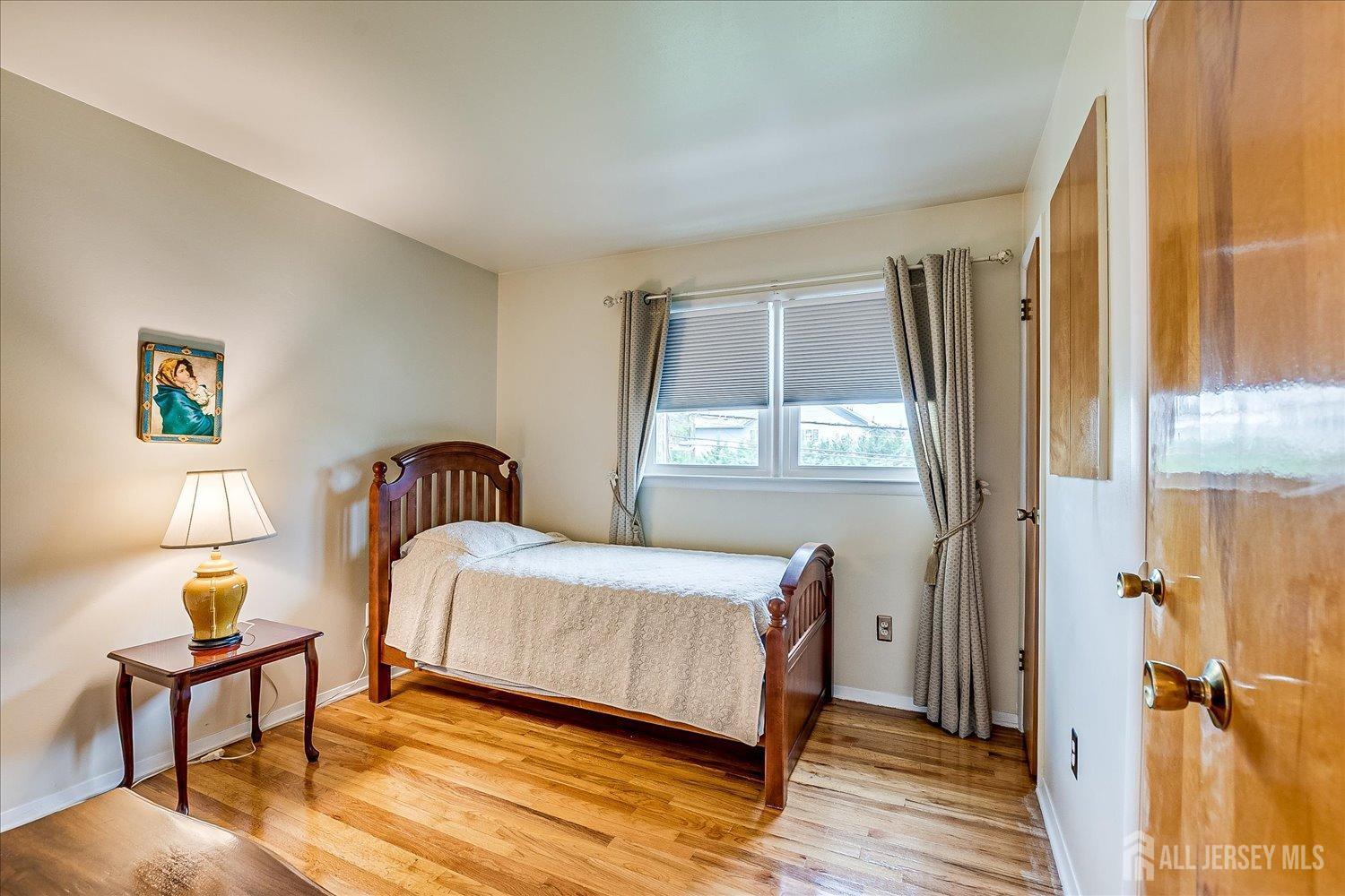 807 New Dover Road, Edison, New Jersey image 25