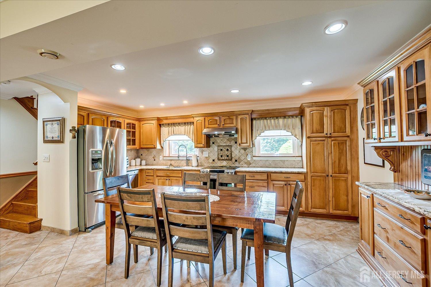 807 New Dover Road, Edison, New Jersey image 31