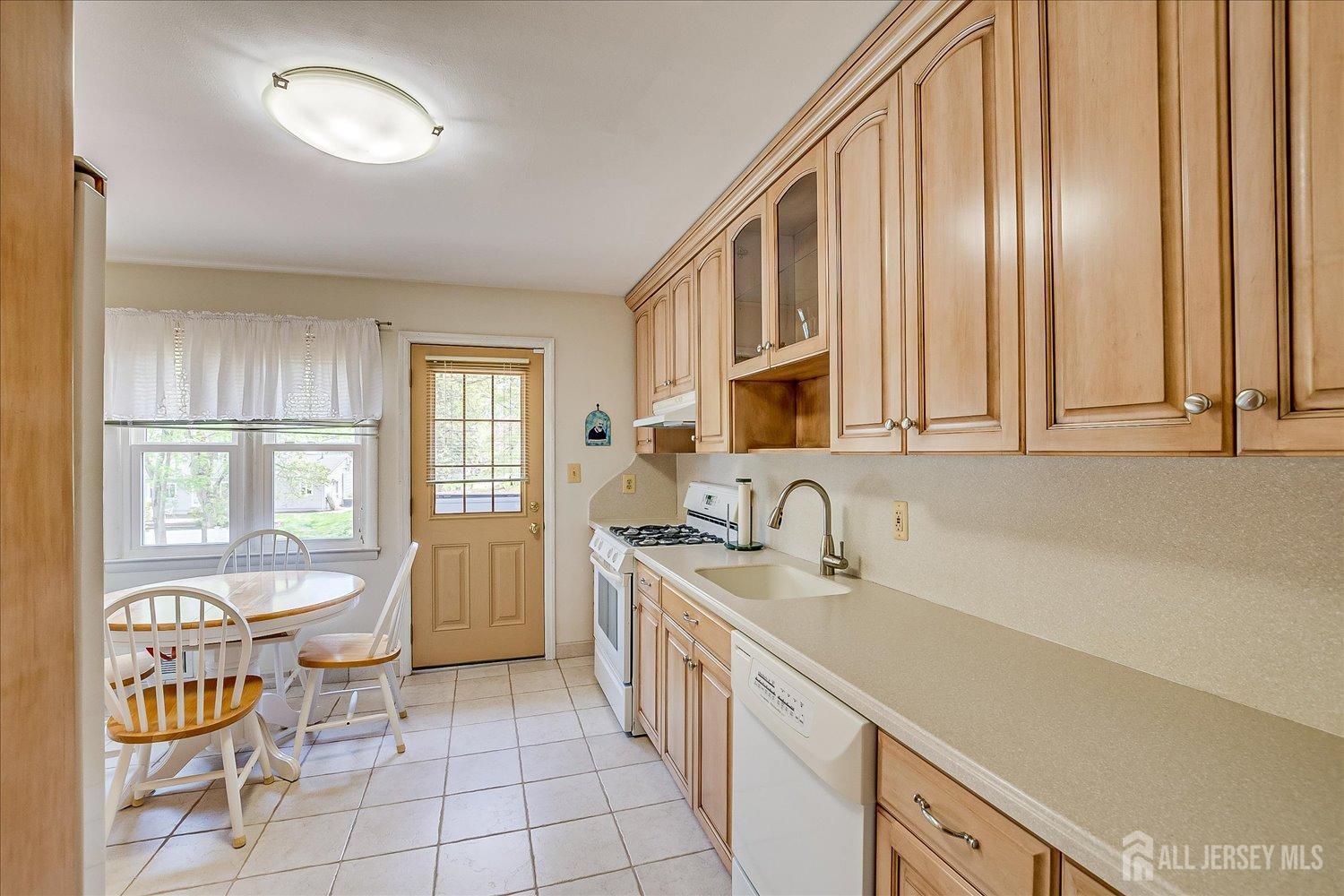 807 New Dover Road, Edison, New Jersey image 15