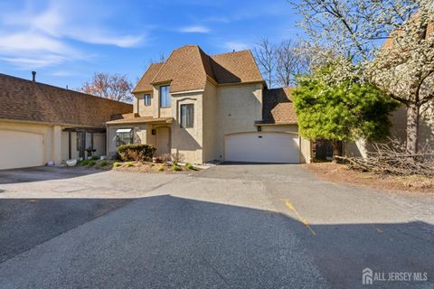 Condo For Sale - 38 Carriage Place<br/> Middlesex County, Edison, NJ 08820