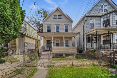 Apartment For Rent - 133 Smith Street #2<br/> Union County, Elizabeth, NJ 07201