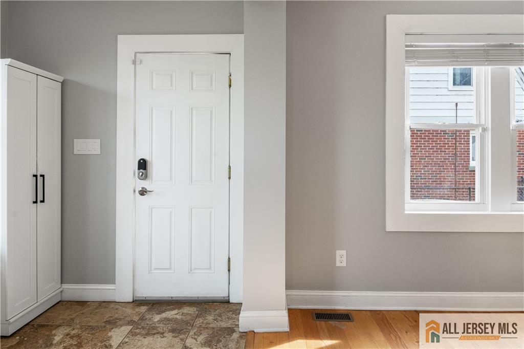 16 Lafayette Avenue, Edison, New Jersey image 18