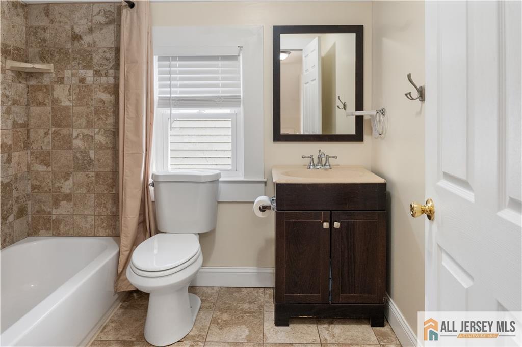 16 Lafayette Avenue, Edison, New Jersey image 34