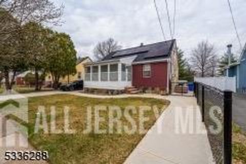 MLS: 2510610R
