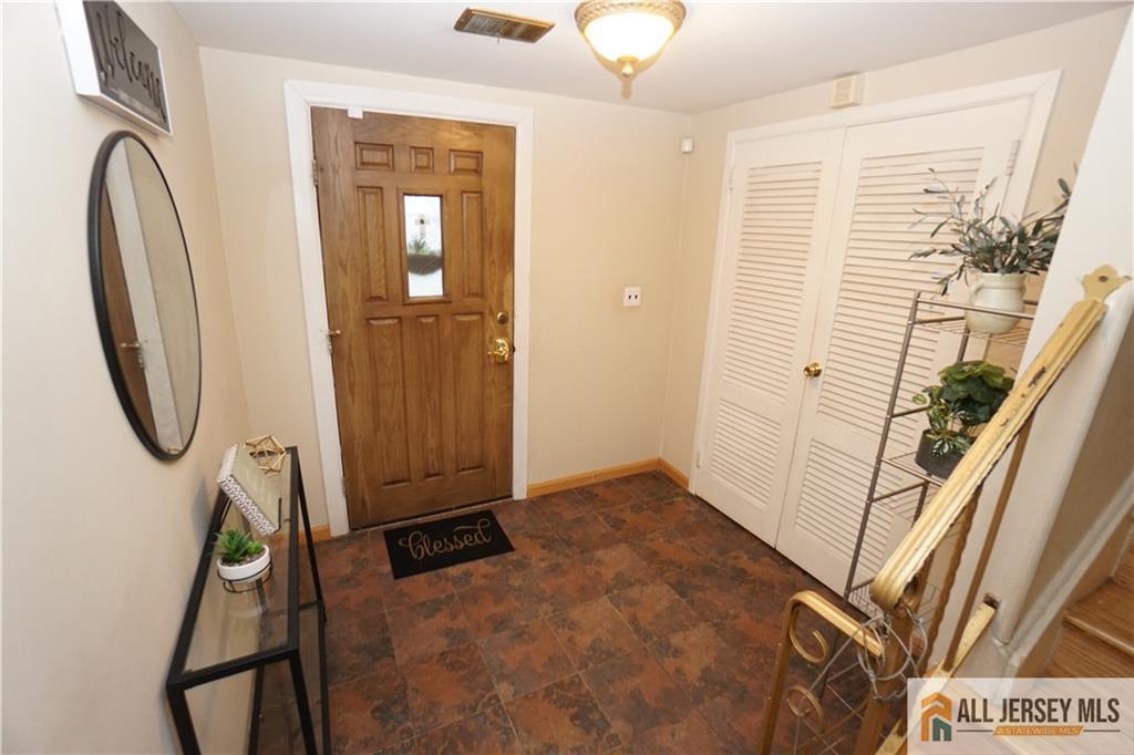17 Wedgewood Drive, Carteret, New Jersey image 4