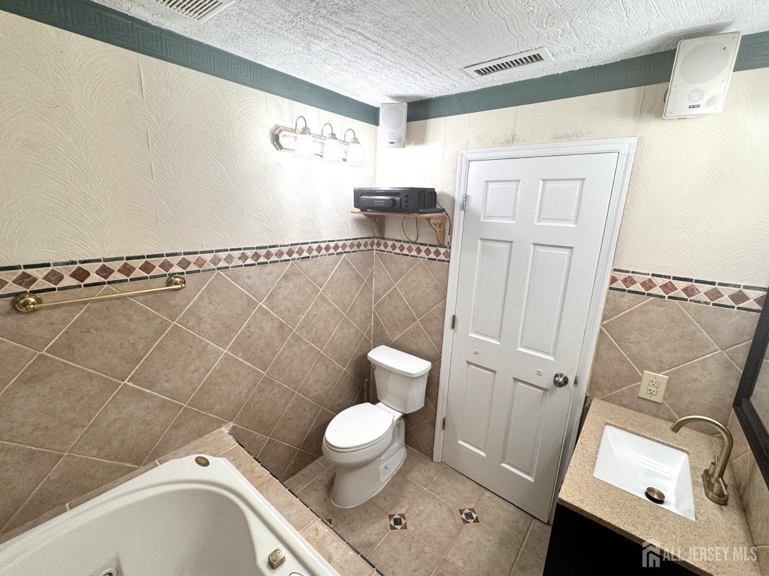 1019 Aspen Drive, Plainsboro, New Jersey image 12
