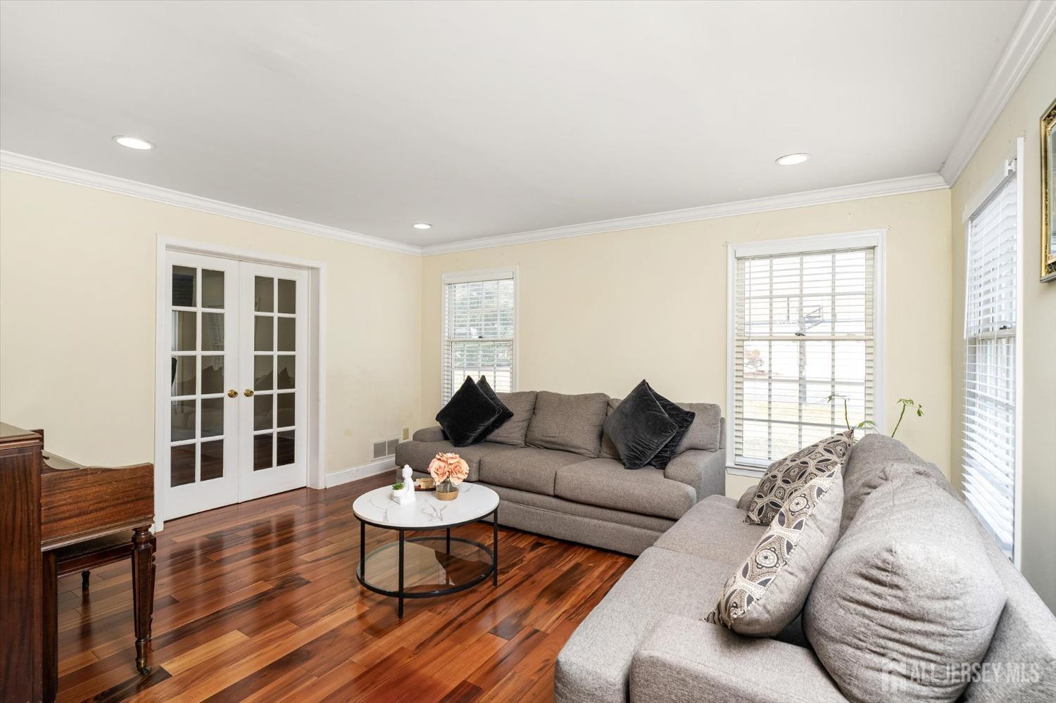 6 Kinglet Drive, Plainsboro, New Jersey image 4