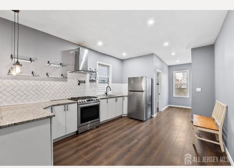 Apartment For Rent - 487 S 17th Street #1<br/> Newark, NJ 07103