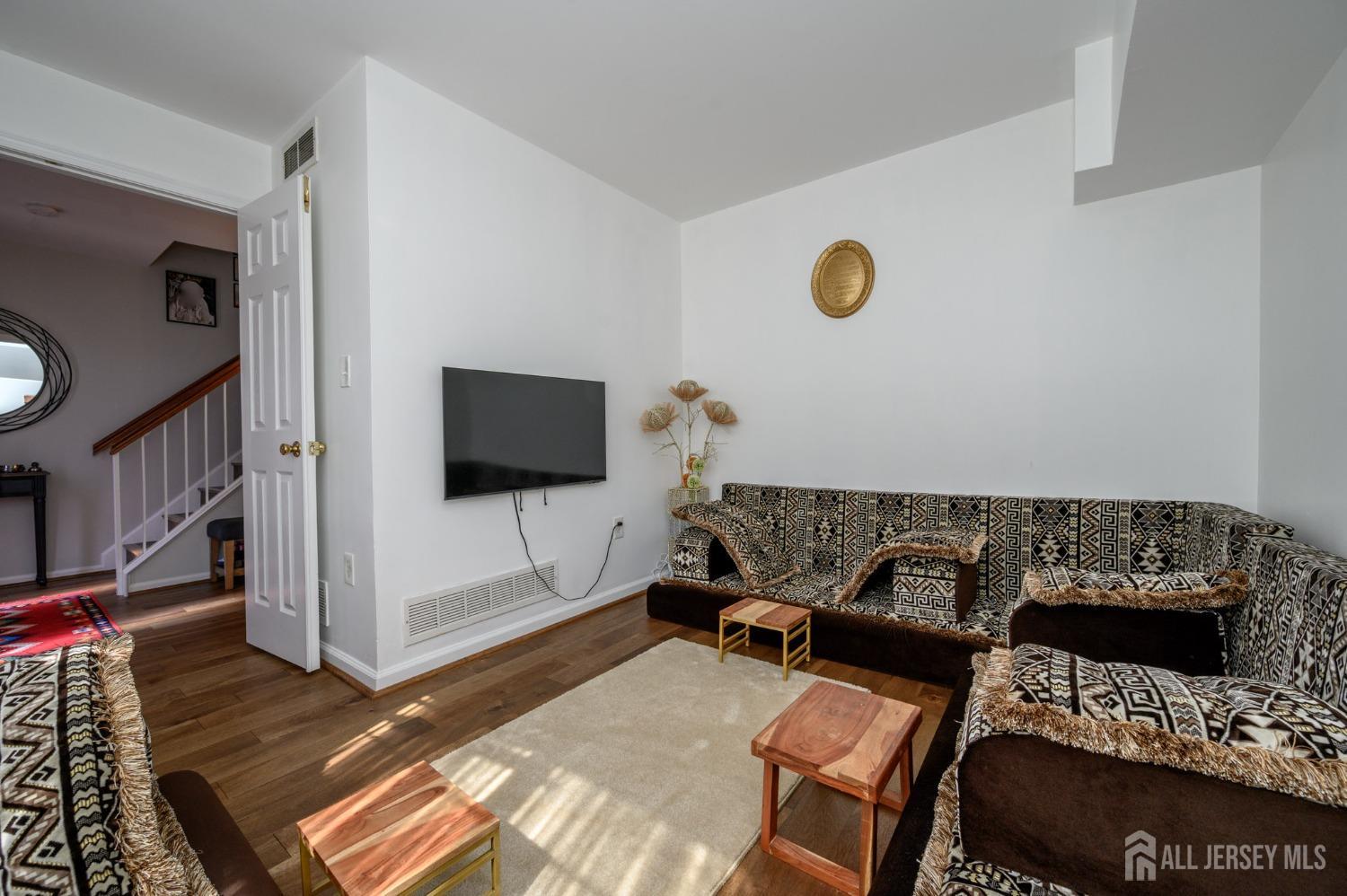 112 Woodlake Drive, Sayreville, New Jersey image 5