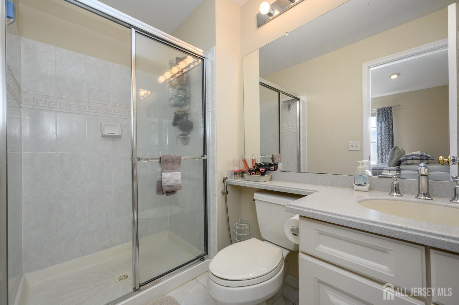112 Woodlake Drive, Sayreville, New Jersey image 25