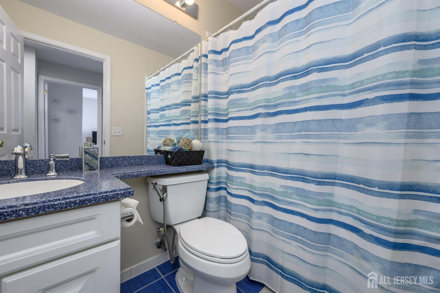 112 Woodlake Drive, Sayreville, New Jersey image 26