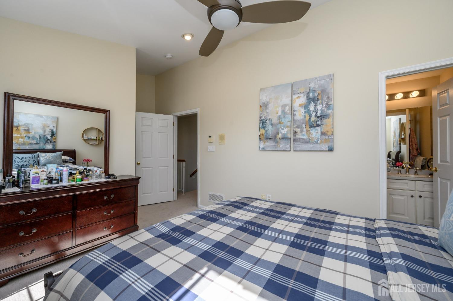 112 Woodlake Drive, Sayreville, New Jersey image 24