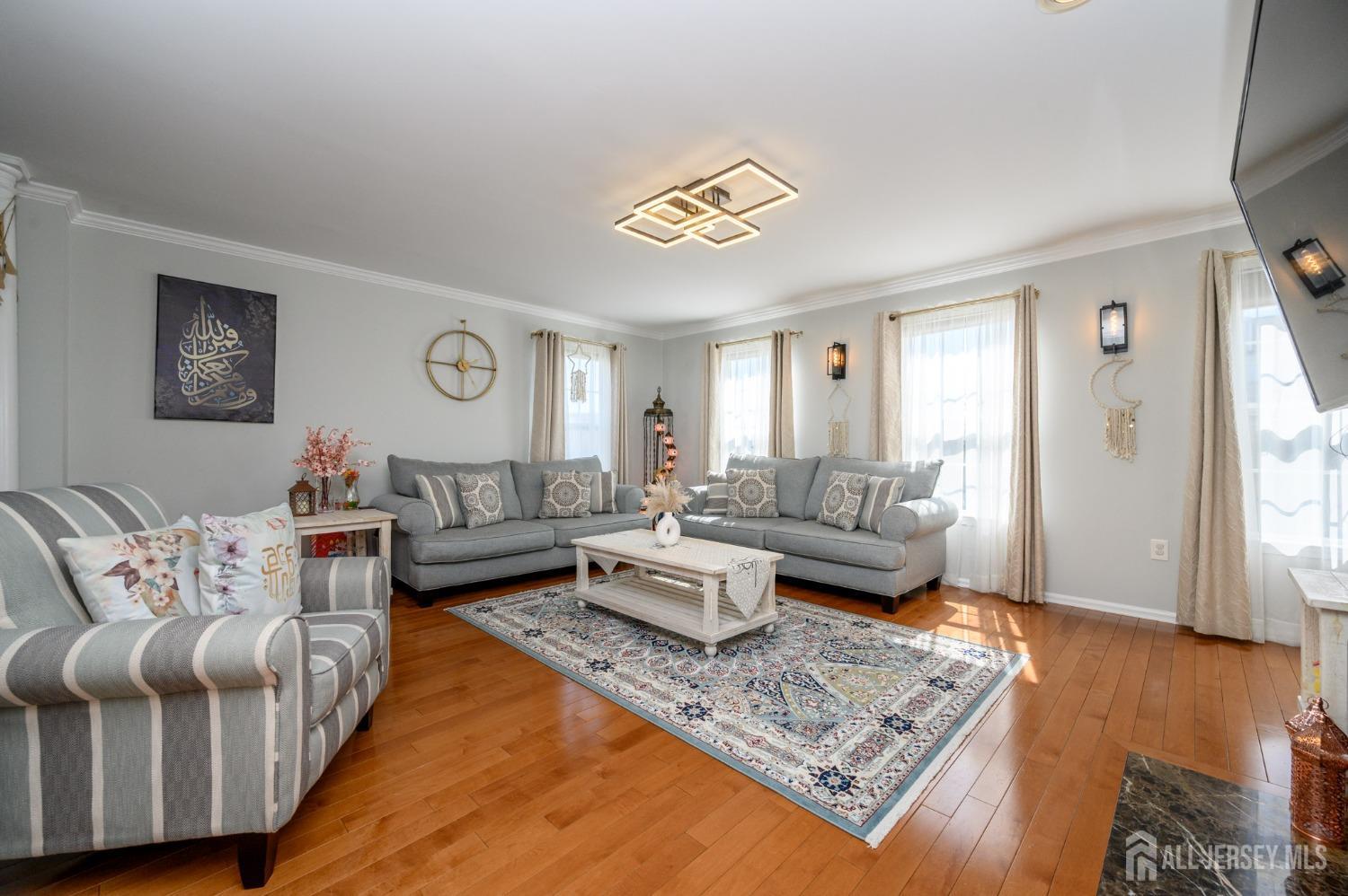 112 Woodlake Drive, Sayreville, New Jersey image 8