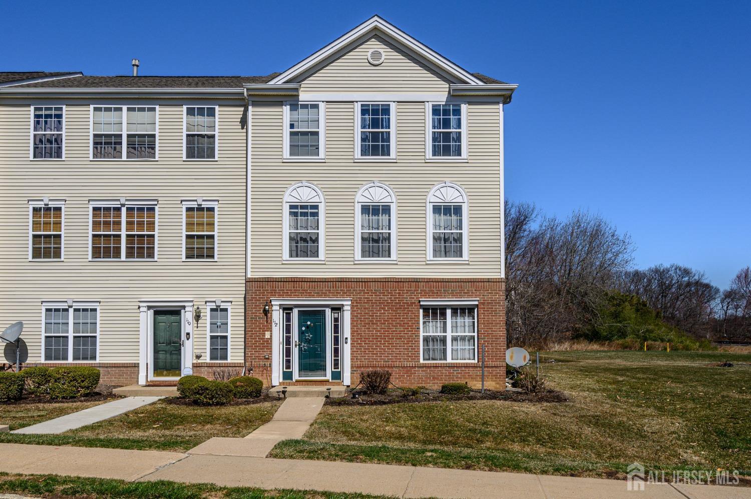 112 Woodlake Drive, Sayreville, New Jersey image 1