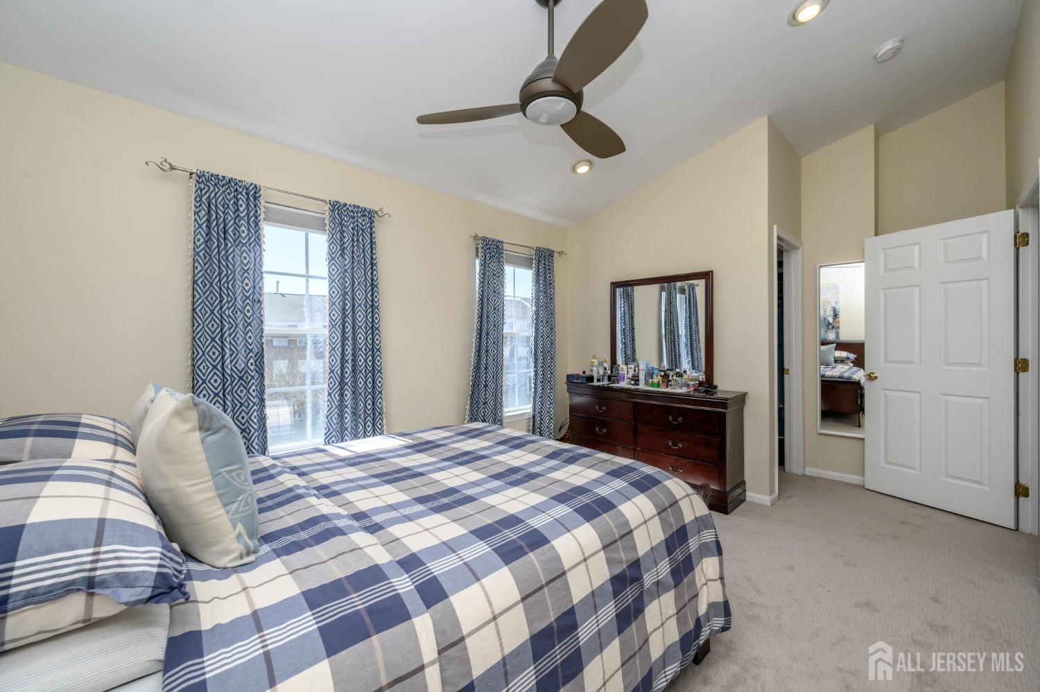 112 Woodlake Drive, Sayreville, New Jersey image 23