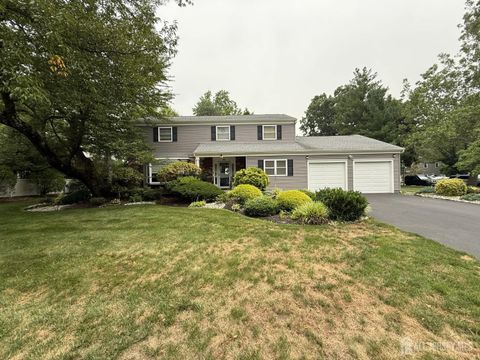 Homes For Sale - 86 Tall Oaks Drive<br/> East Brunswick, NJ 08816