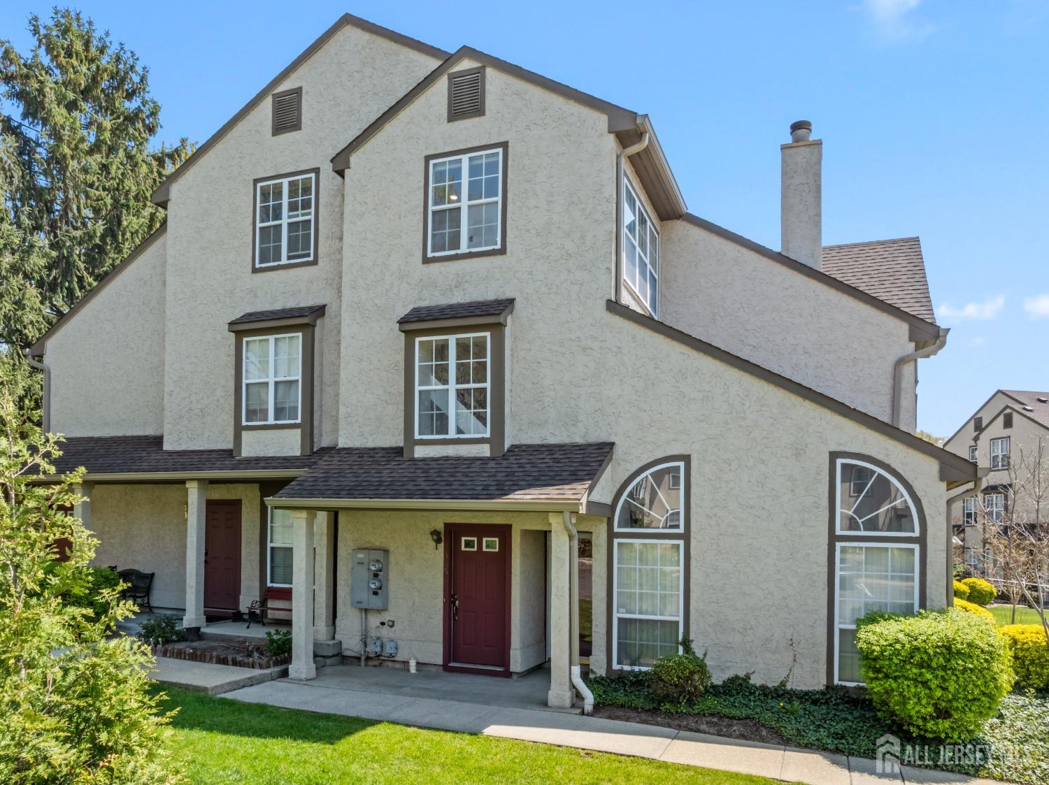 2305 Commons At Kingswood Drive, East Brunswick, New Jersey image 2